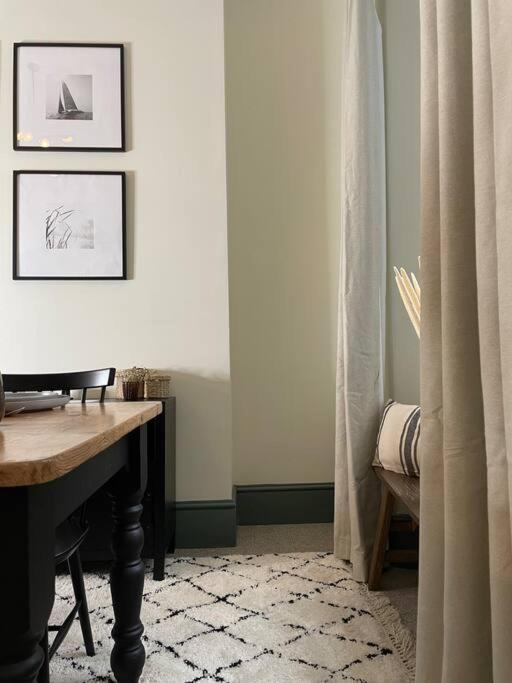 New Luxury For 2024 - Central Plymouth House - Sleeps 10 - Access To Plymouth Town - Close To The Barbican - Pets Welcome - Parking Available - By Luxe Living By Sophia Exteriér fotografie