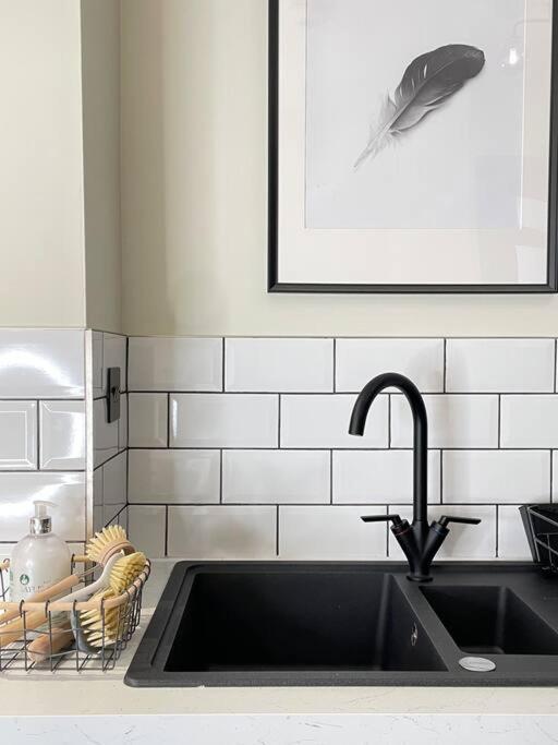 New Luxury For 2024 - Central Plymouth House - Sleeps 10 - Access To Plymouth Town - Close To The Barbican - Pets Welcome - Parking Available - By Luxe Living By Sophia Exteriér fotografie