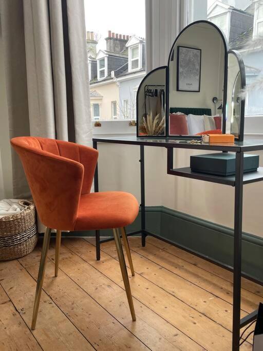 New Luxury For 2024 - Central Plymouth House - Sleeps 10 - Access To Plymouth Town - Close To The Barbican - Pets Welcome - Parking Available - By Luxe Living By Sophia Exteriér fotografie