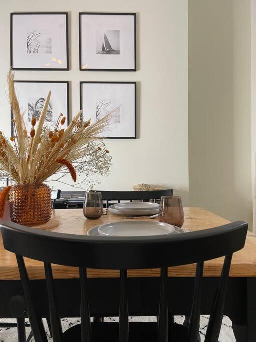 New Luxury For 2024 - Central Plymouth House - Sleeps 10 - Access To Plymouth Town - Close To The Barbican - Pets Welcome - Parking Available - By Luxe Living By Sophia Exteriér fotografie