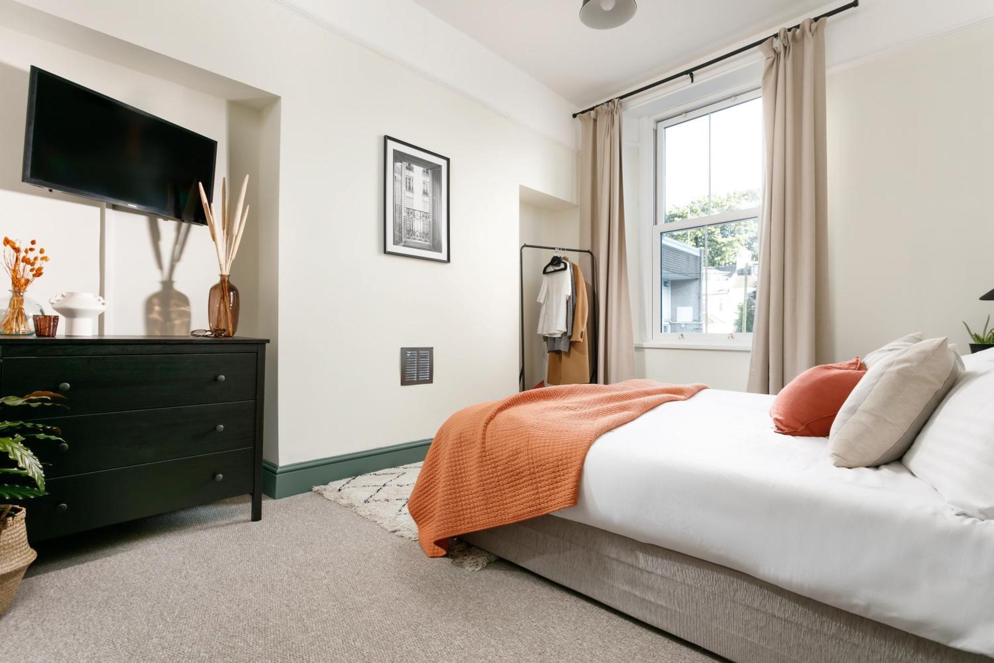 New Luxury For 2024 - Central Plymouth House - Sleeps 10 - Access To Plymouth Town - Close To The Barbican - Pets Welcome - Parking Available - By Luxe Living By Sophia Exteriér fotografie