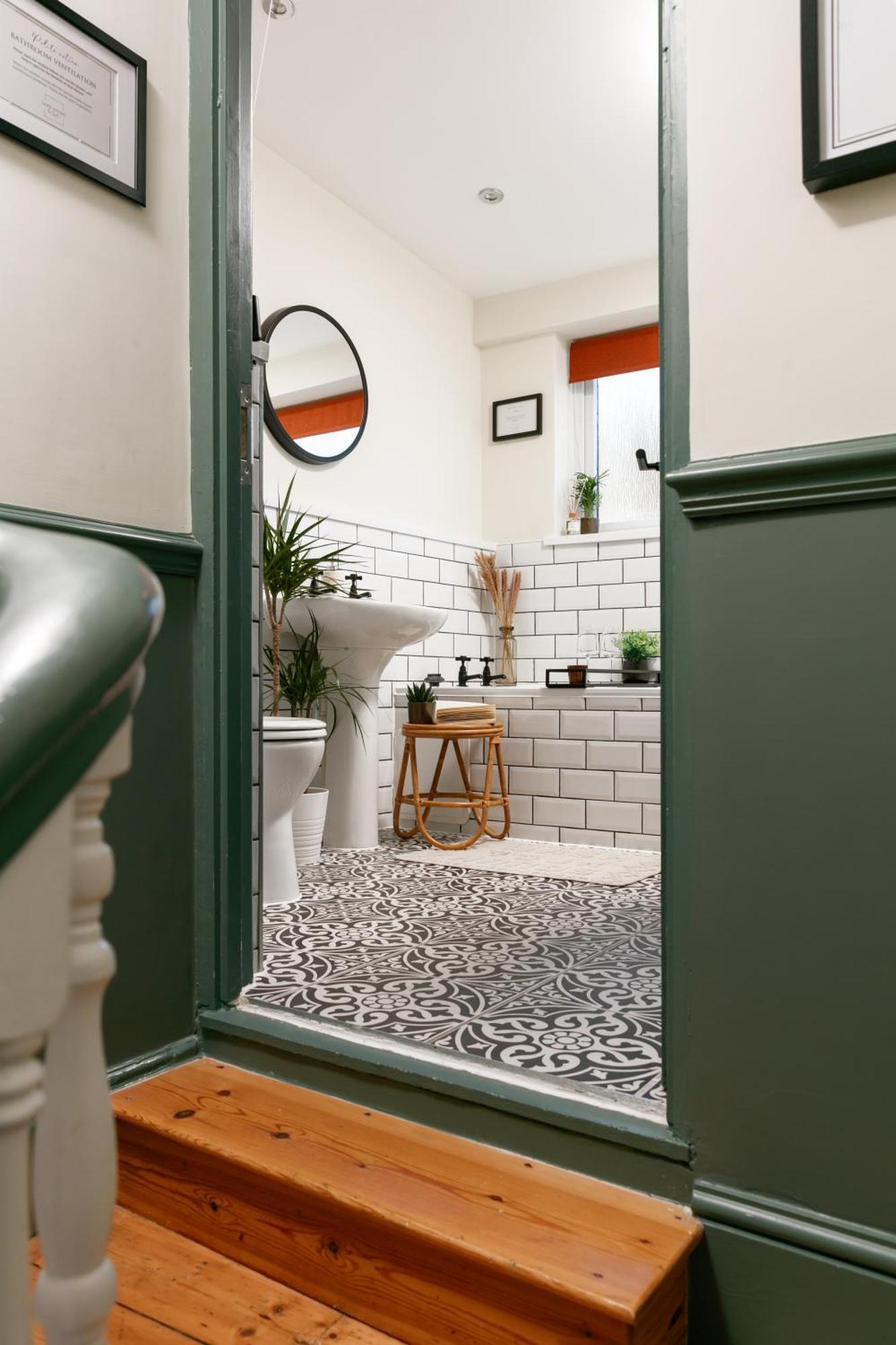 New Luxury For 2024 - Central Plymouth House - Sleeps 10 - Access To Plymouth Town - Close To The Barbican - Pets Welcome - Parking Available - By Luxe Living By Sophia Exteriér fotografie